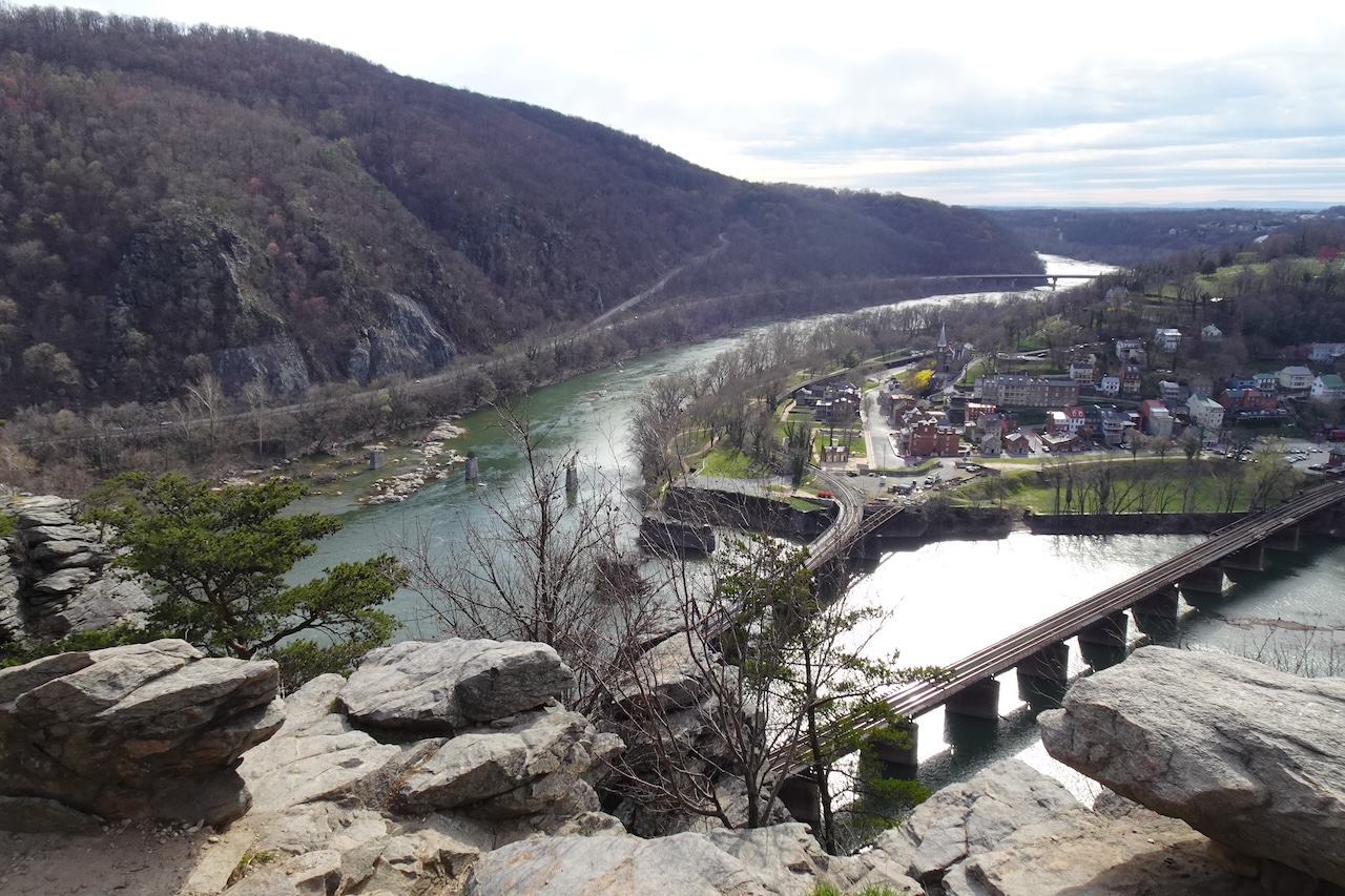 连接马里兰和弗吉尼亚的哈珀斯渡口,现在是颇受欢迎的远足目的地。